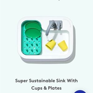 Lovevery Super Sustainable Sink with Cups & Plates - Green and Yellow